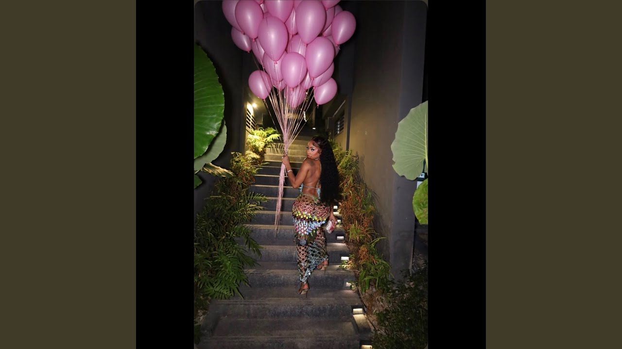 Guarda Burfday su YouTube Guarda Burfday su YouTube