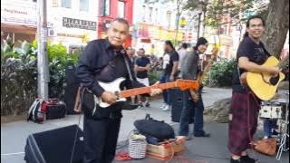 Download lagu bukan aku tak cinta-Sentuhan buskers cover iklim,mantap bertenaga versi keroncong