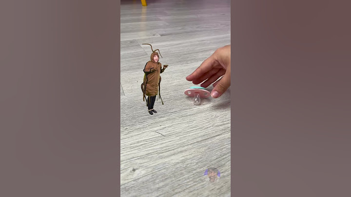 Who will eat the porridge first? Cockroach vs Me 😝 #funny #comedyfilms #gigglejiggle