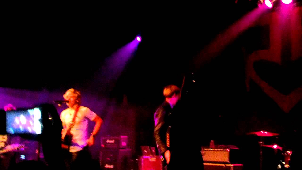 Heart Beat, Can't Do It Without You, Not A Love Song - Ross Lynch & R5 ( Live)