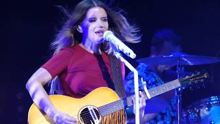 Maren Morris - I Could Use A Love Song (Tampa)