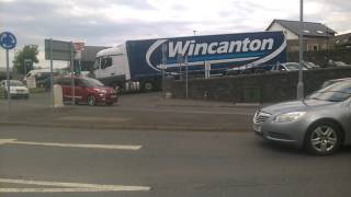 idiot truck driver on british roads