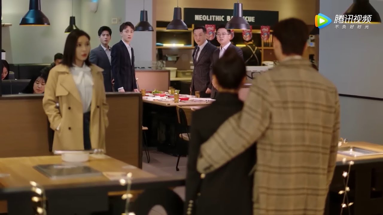 速看15 | 老員工欺負新來的職員，卻不知她是總裁女友 💥 中国电视剧