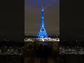 Paris, Maman et Moi : La Tour Eiffel en bleu