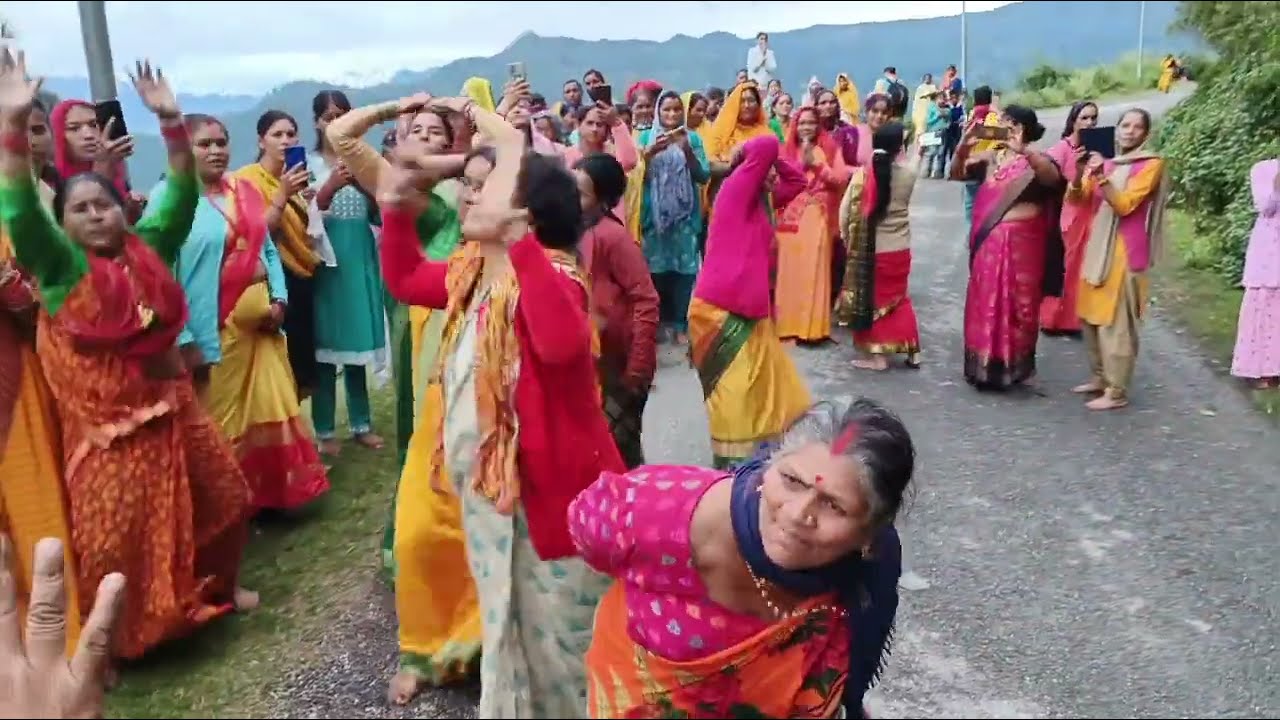 मां राजराजेश्वरी चंडिका देवरा यात्रा भ्रमण दियारकोट एवं कुकडे में।जय माता दी🙏।