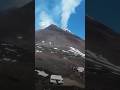 Самый высокий действующий вулкан в мире Этна пускает &quot;кольца дыма&quot; #shorts