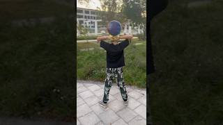 Провожаем лето, отрабатываем трюки на улице 🏀 новый мяч на wb: 505682381
