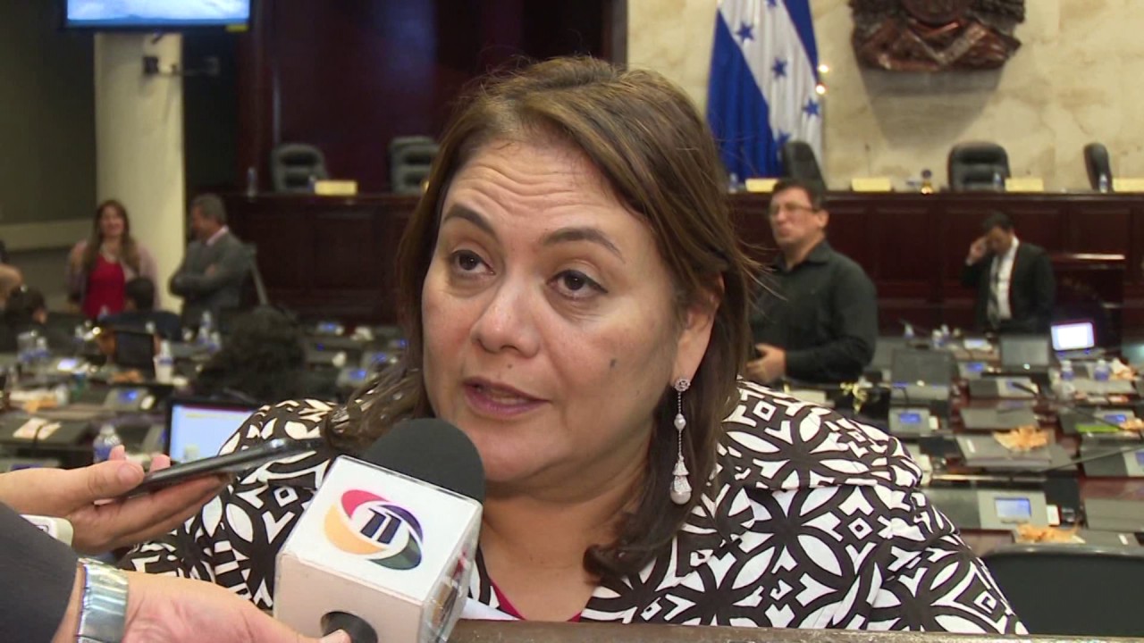Presupuesto del 2017 supera 228 mil millones de lempiras - YouTube