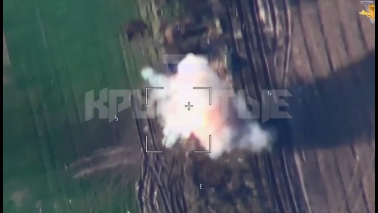 (War in Ukraine) American howitzers “m777” vs Russian drones “lancet