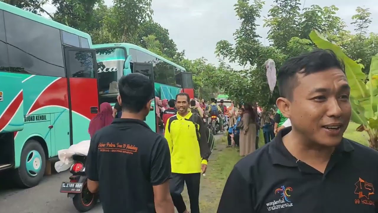 Medium Long Seat 42 PO Putra Kelana By. Akbar Putra Tour 99 Holiday