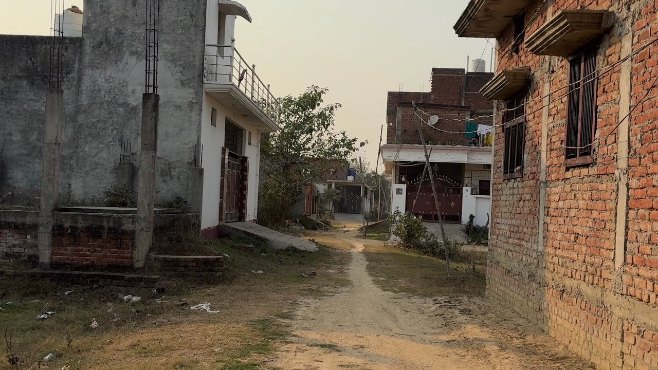 फातिमा रोड से 2.5km 800 sqfit का आवासी प्लॉट 25*32 साइज रोड 20 फीट रेट 2200 Mob =9889983254