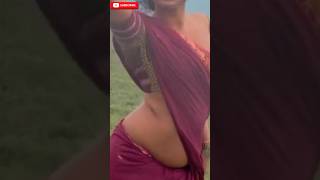 Saree On Fire Y Siren Shows Off Her Navel, Cleavage & Hip Moves In A Smoldering Performance