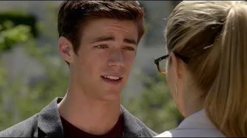 Felicity Smoak Knows That Barry Allen Is The Flash - The Flash S01E04