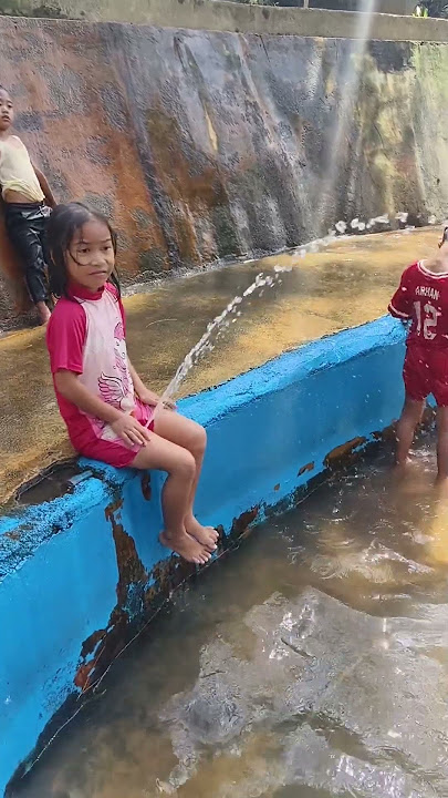 Naura Pipis Di Kolam Renang 😂 #shorts