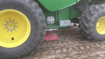 Low-Cost Drop Pan Helps Fine-Tune Combine