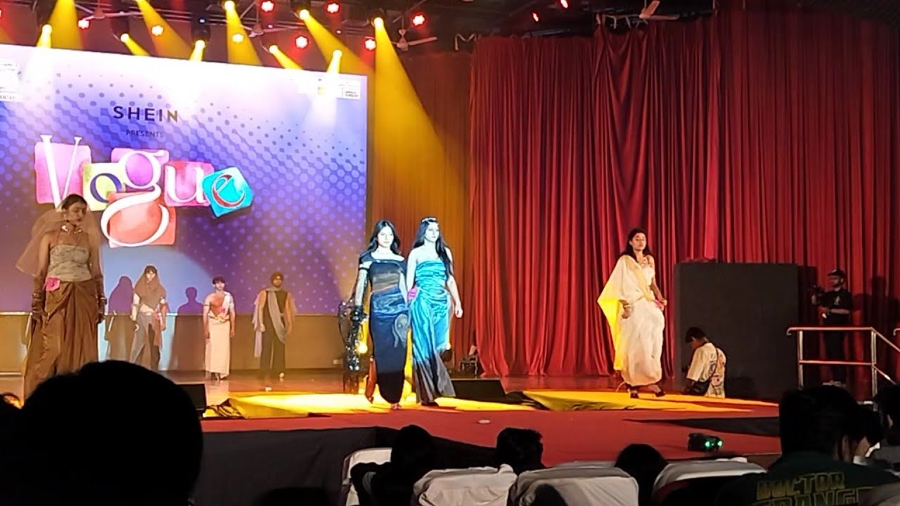 Vogue (Fashion) Show | Mood Indigo Day 2 as an Organiser | IIT Bombay | Part 1