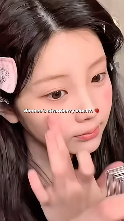ILLIT Wonhee’s strawberry makeup! #beautyessentials #illit #wonhee #strawberry #blush