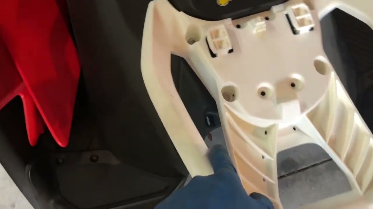 Seadoo Spark v2.0 2024+ Top Deck removal and 900 Engine view