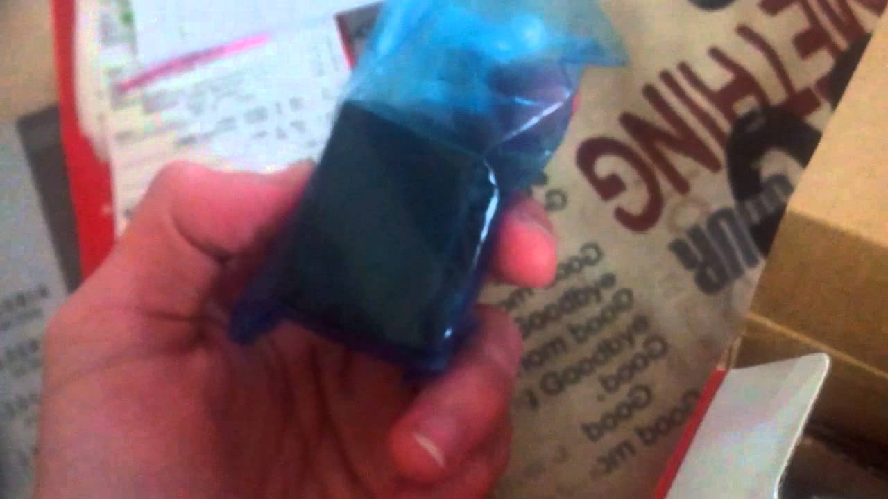 Анбоксинг видеокамеры Legria HF R406.