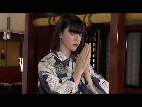 映画『Daughters』金王八幡宮本殿でヒット祈願！三吉彩花＆阿部純子＆監督らが願い込める