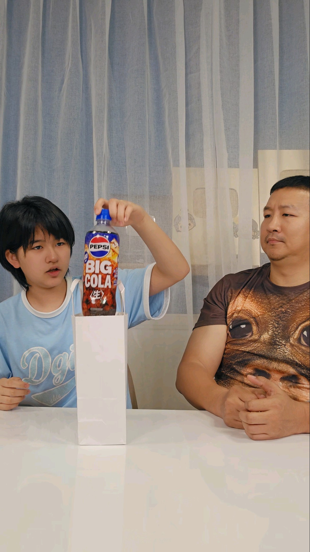 消えるコーラ??disappearing cola?#ひまわり笑劇場 #himawariちゃんねる #ひまわりチャンネル #まーちゃんおーちゃん #shorts