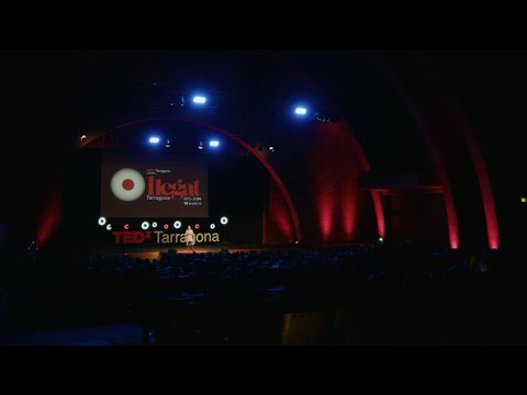 Mites i creences sobre les llengües. | Marina Massaguer Comes | TEDxTarragona Episode cover