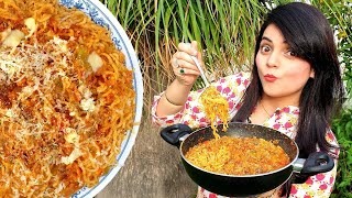 Mumbai street food is the best place to savour style maggi ! masala my
favourite as i love noodles, btw most indian places ...