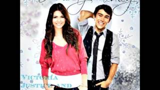 Holiday Medley - Victoria Justice And Max Schneider