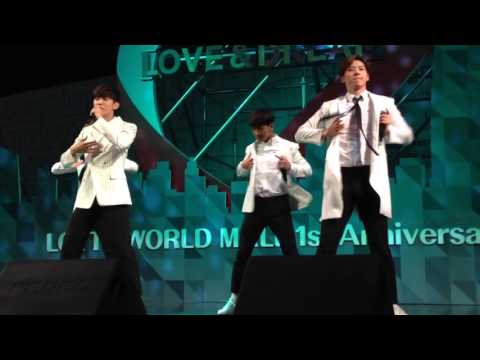[151017] B1A4 롯데월드몰 1주년 콘서트 'Sweet Girl' focus on 진영(Jinyoung)