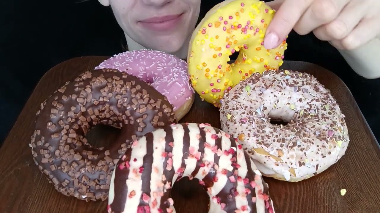 Jem 5 pączków amerykańskich w 5 minut  ASMR mukbang