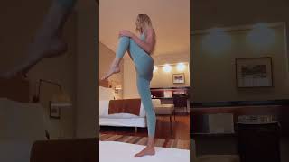 Full QuickClipsHQ - Candice Swanepoel Beautiful Yoga Workout Guide