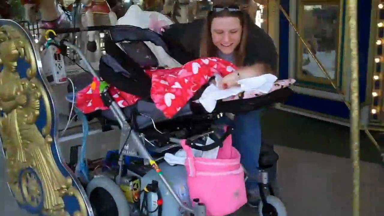 Addison Rides Carousel for 1st Time (4/19/2010) - YouTube