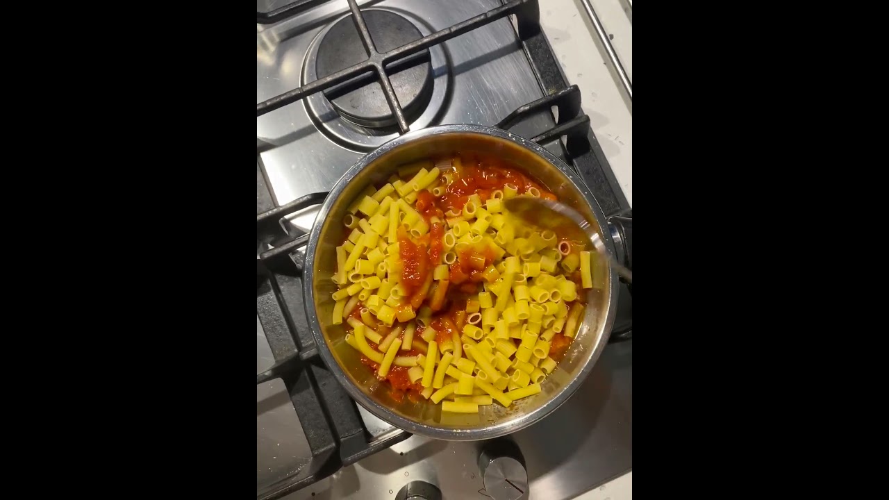 💯Salçalı makarna💯 #kesfet #pratikyemektarifleri #makarnatarifleri #shortvideo #short #viralshort