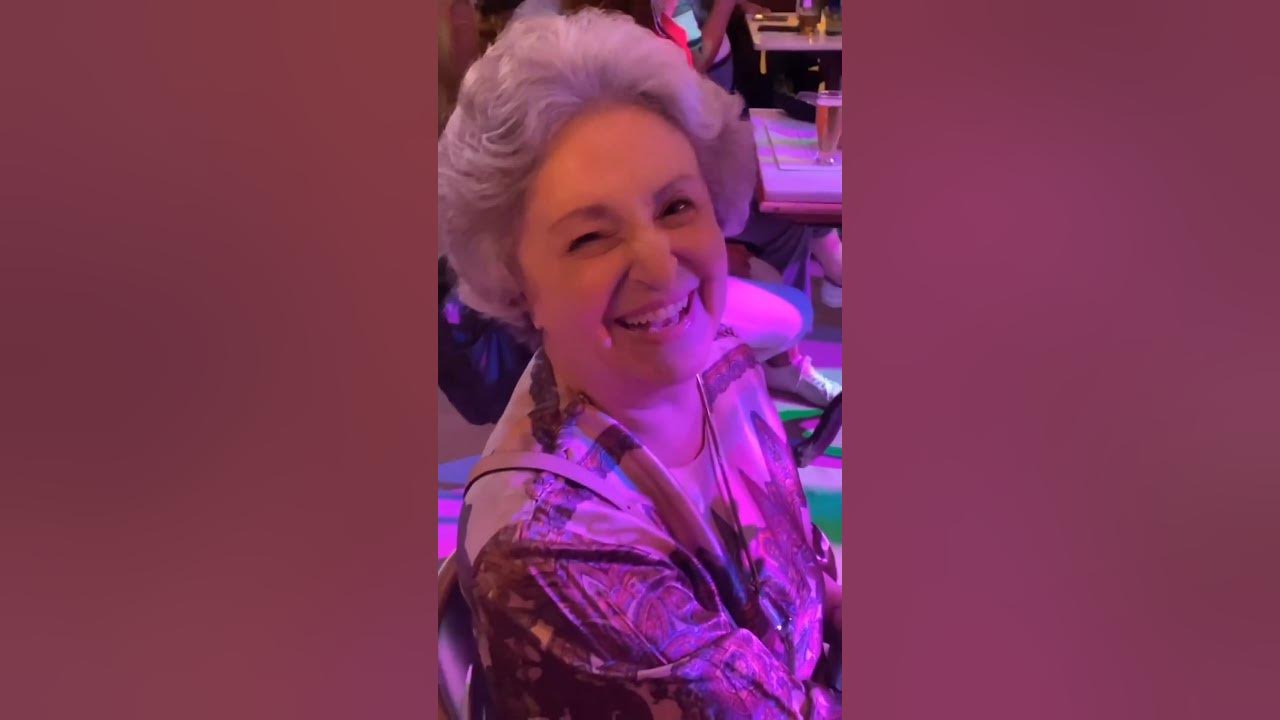 Alcione gravou a novela Travessia da TV Globo juntamente com Ailton Graça ao som de "Meu Ébano".
