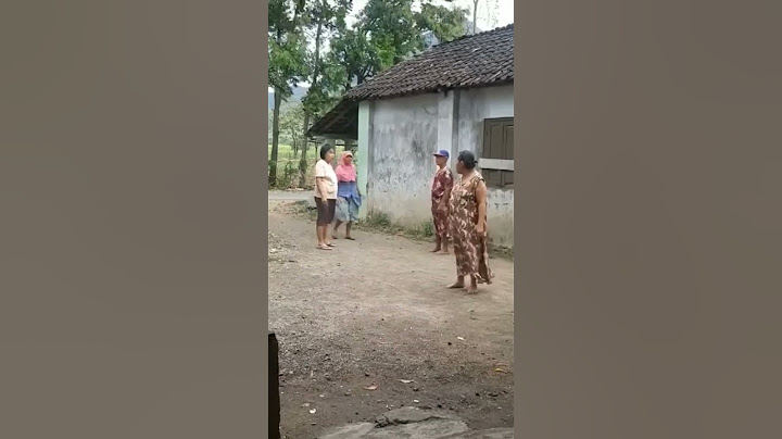 Gara-gara Hutang, ibu-ibu ini berantem sama peminjam hutang dan curhat sama tetangga-tetangganya.