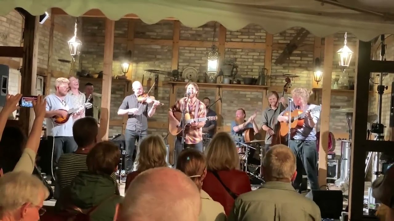 Guarda The Elliott Morris Quartet & Pons Aelius - Live in Germany - Over The Hill /The Humours of Tulla su YouTube Guarda The Elliott Morris Quartet & Pons Aelius - Live in Germany - Over The Hill /The Humours of Tulla su YouTube