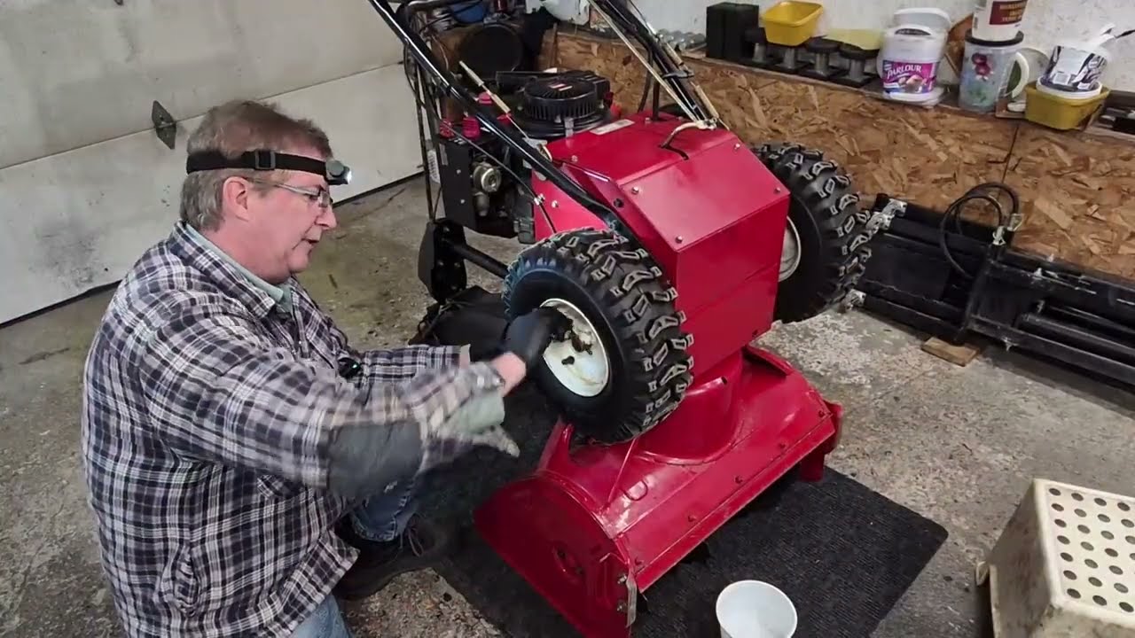 18-летний снегоочиститель Toro, полное техническое обслуживание.