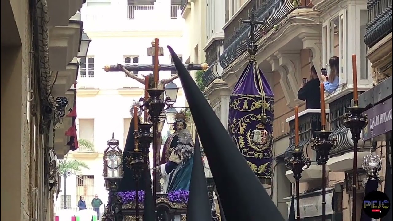 Piedad bajo la lluvia Semana Santa de Cádiz 2025 Martes Santo