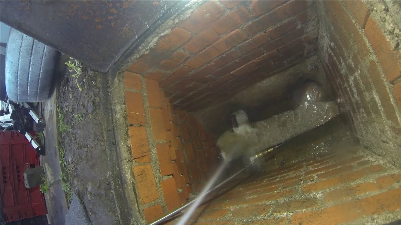 Blocked Drain / Drain unblocking (Rods_Away_119) - YouTube