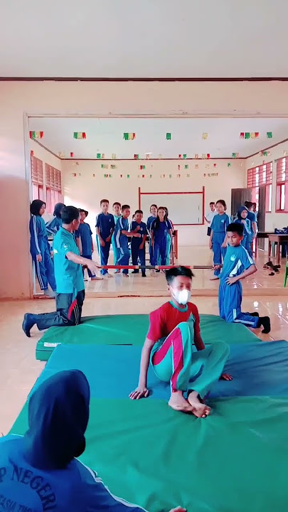 Aktivitas senam lantai (lompat 🐅)