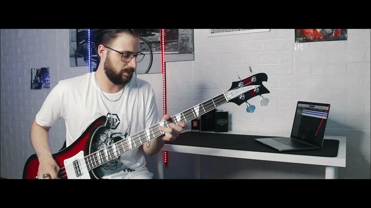 Motorhead - Love Me Like A Reptile ( Bass cover ) - YouTube