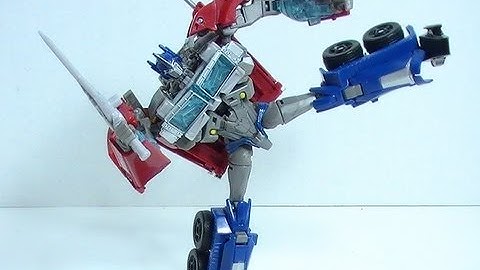 Optimus Prime (Voyager/Powerizer) | Transformers Prime Robots in Disguise toy review
