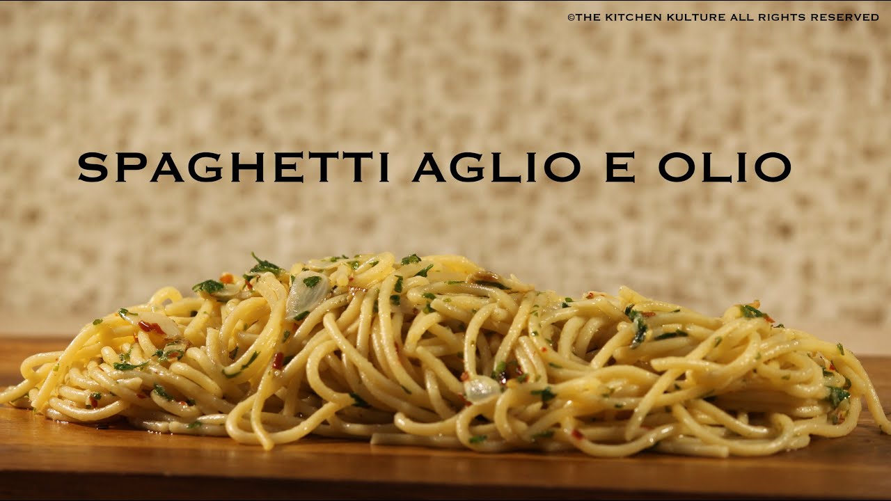 SPAGHETTI AGLIO E OLIO || How to make spaghetti in garlic and oil - YouTube