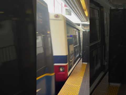 Видео: Исследуйте Ванкувер, Британская Колумбия, на поезде Canada Line & Skytrain