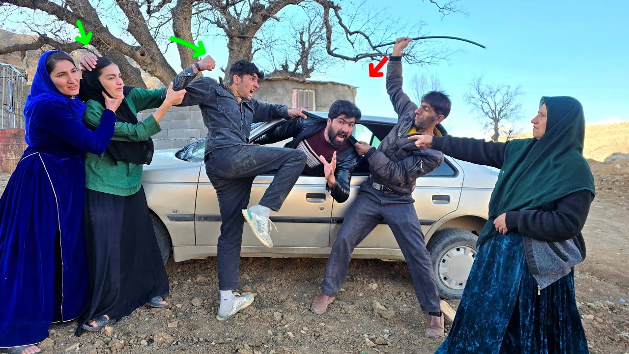 Master Hussein confronts Massoud to help Abolfazl and Elnaz