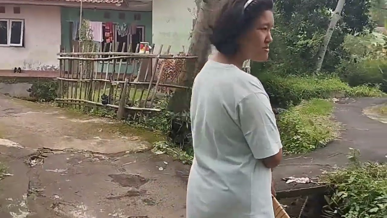 Pencarian keluarga Ibu estriwati!!!! #9 asli desa kapandayan kec Ciawigebang kab kuningan jawabarat
