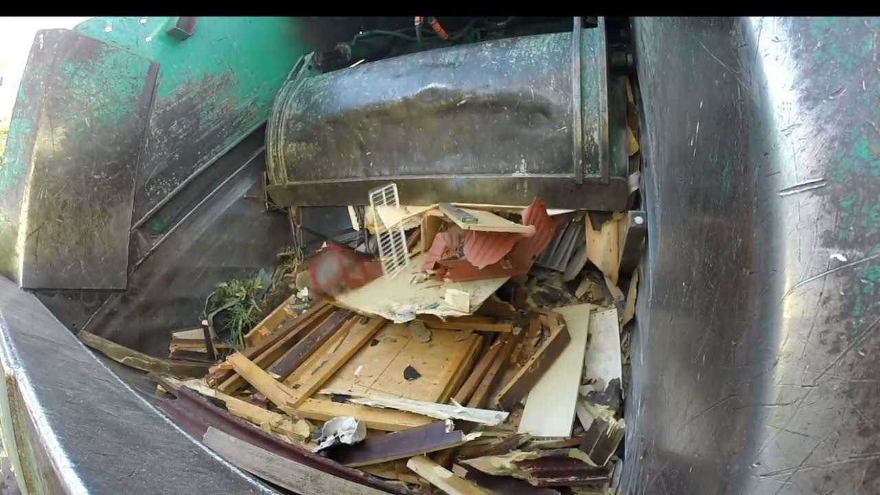 Bulky Truck: ASMR,  tons of Bulk waste to crush!