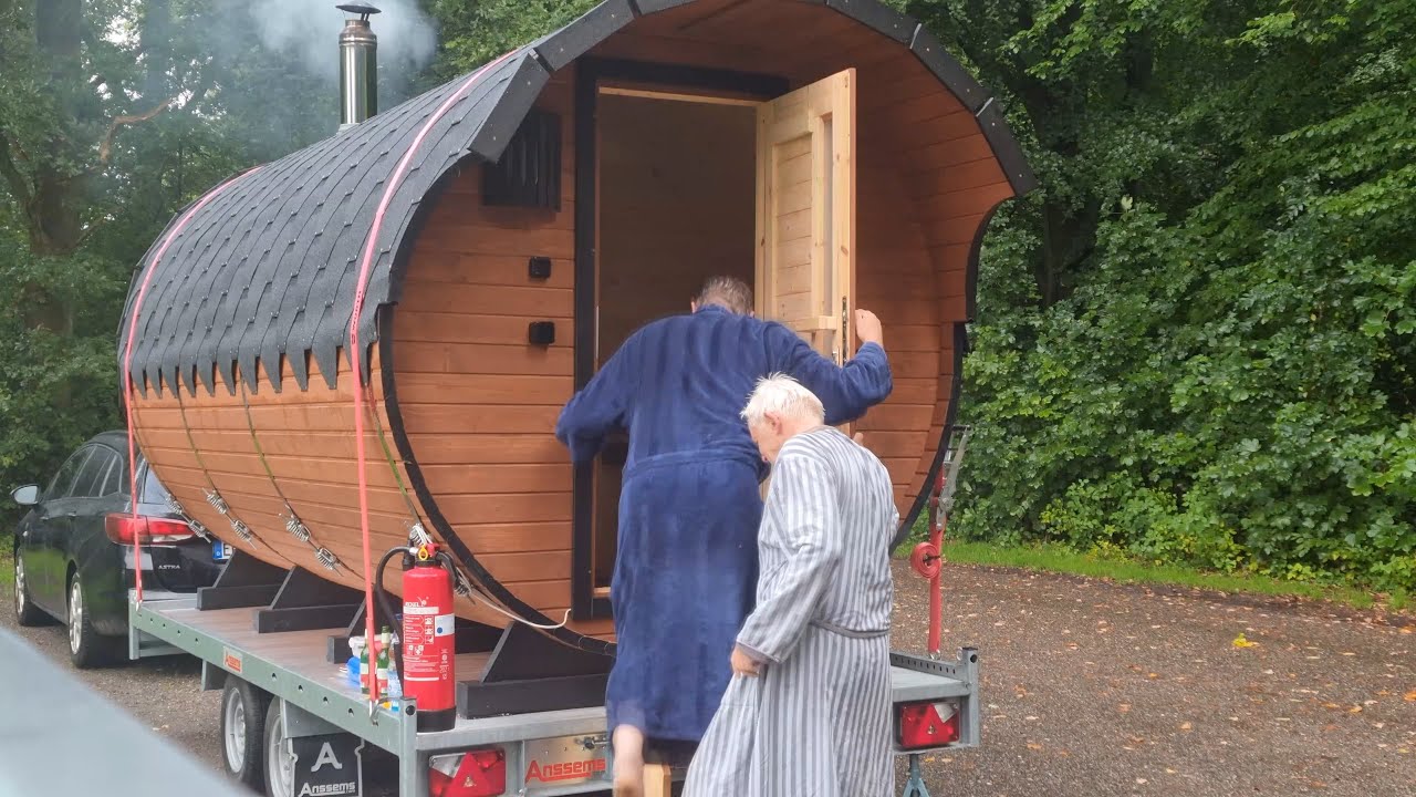 Mit der Fasssauna unterwegs - ein Männerabend am See