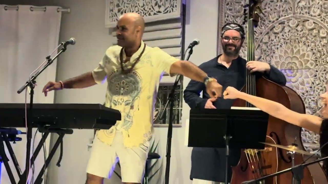 1/10/26-4th “Jai Mai” Chant & Zen Kirtan Intro of Doug Tessler on Flutes &Sax w/Victor, August&Katie