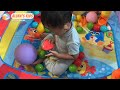 Shakeel bermain sambil mengenal warna di kolam bola indoor | Play and Learn colors with balls